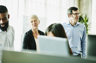 multiple-persons-during-a-meeting