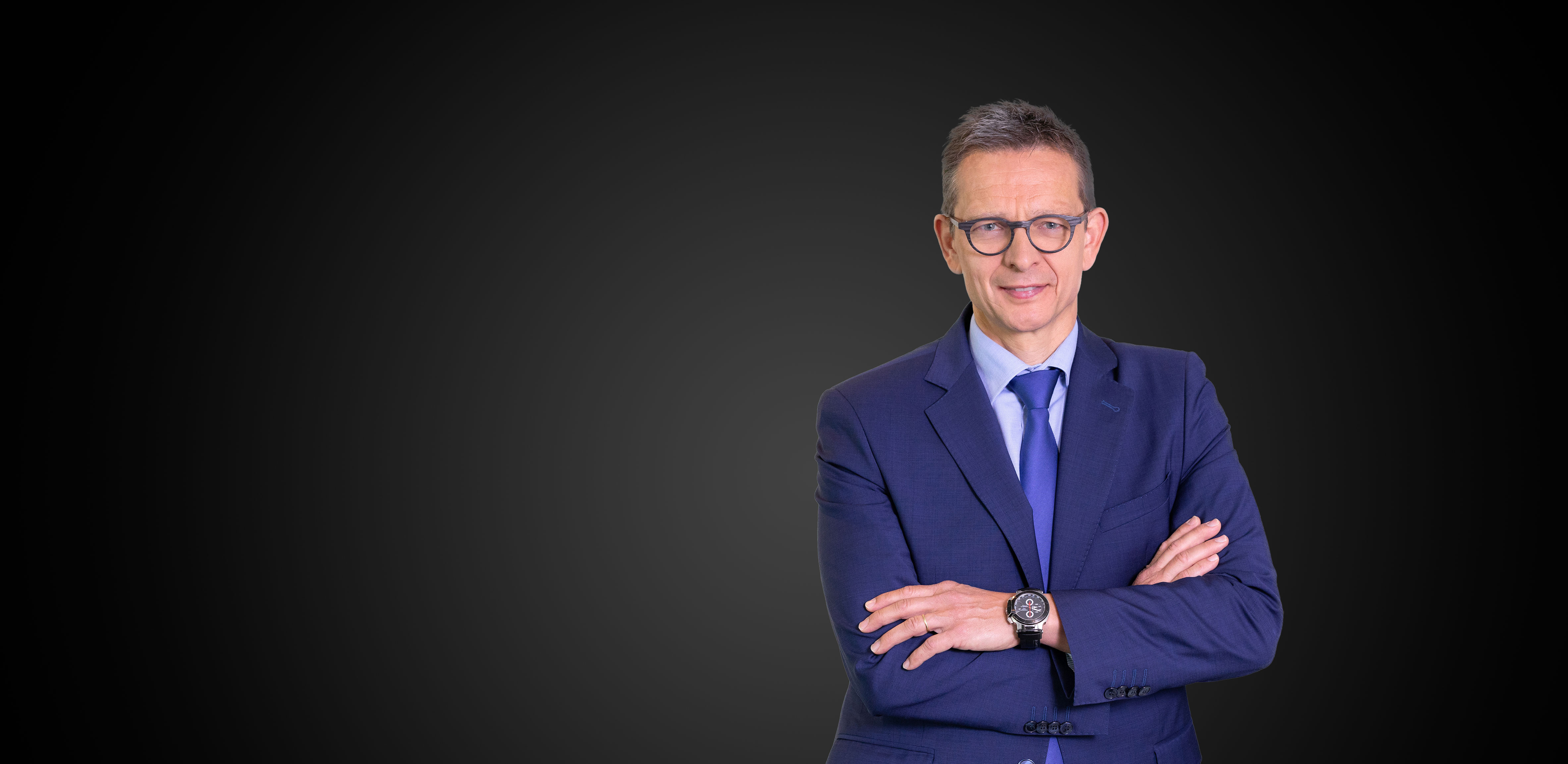 Man dressed in a blue suit